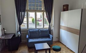 Wohnen am Main - gemütlicher Altbau, zentral